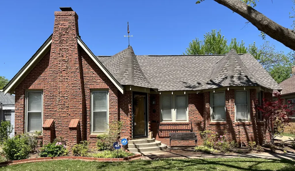 Preserving Oklahoma City's Heritage: Soft Washing Historical Homes with Care